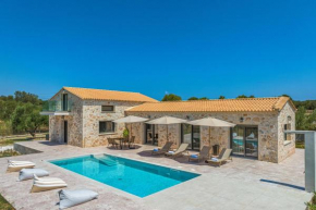 Villa Nava - Nestled in Olive Trees with Private Pool, by ZanteWize